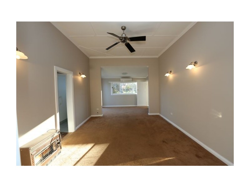 37 South Street, Henty NSW 2658