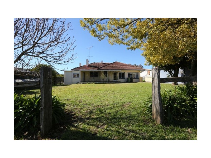 4 Graham Street, Henty NSW 2658