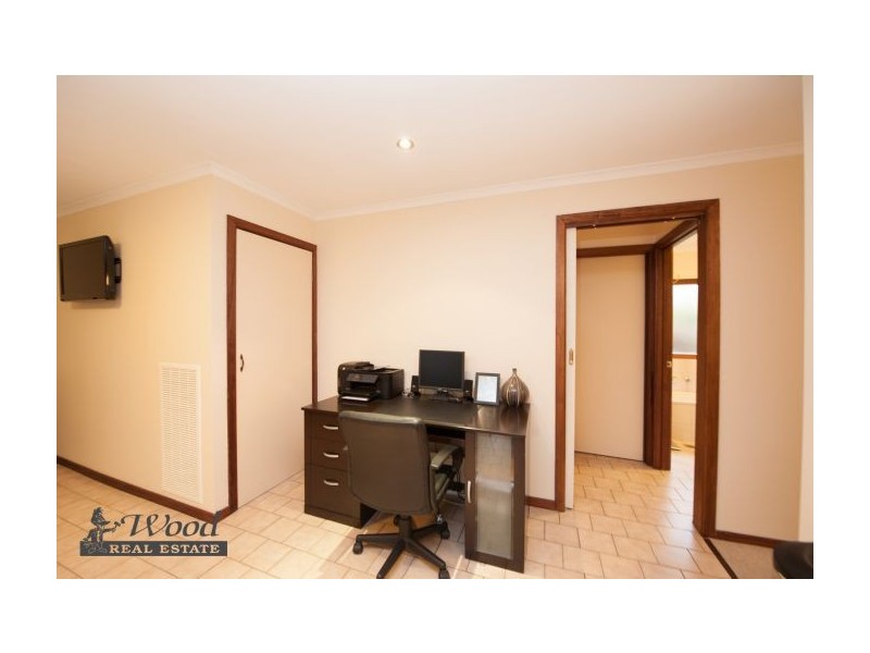 412 Colley Street, Lavington NSW 2641