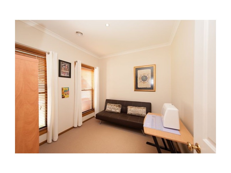 33 Darrambal Way, Springdale Heights NSW 2641