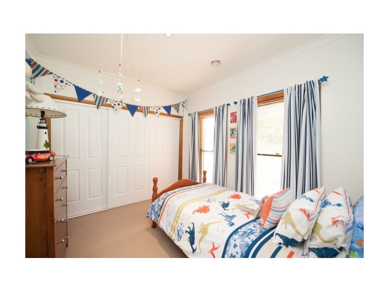 33 Darrambal Way, Springdale Heights NSW 2641