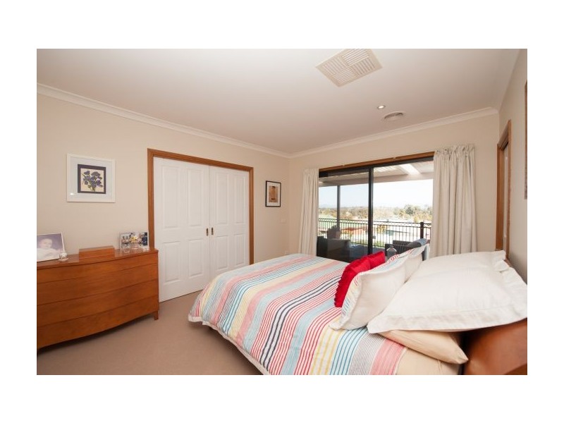 33 Darrambal Way, Springdale Heights NSW 2641