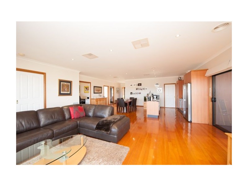 33 Darrambal Way, Springdale Heights NSW 2641