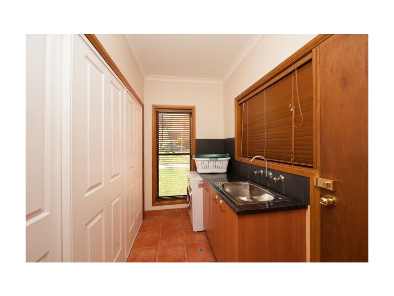 33 Darrambal Way, Springdale Heights NSW 2641