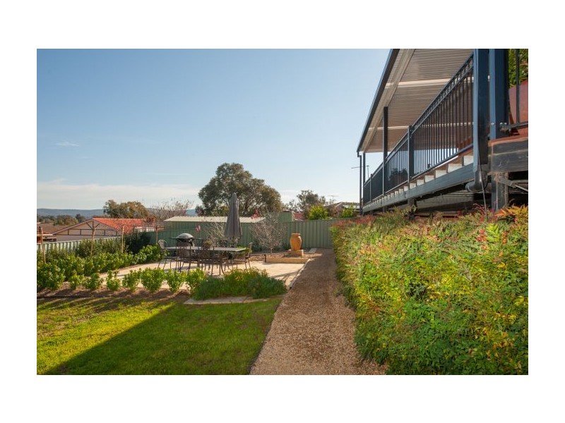 33 Darrambal Way, Springdale Heights NSW 2641