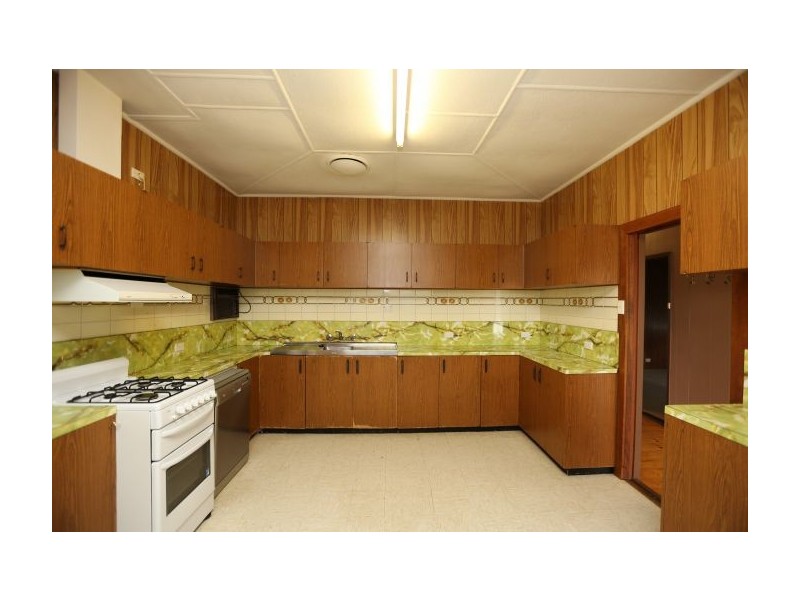 470 Griffith Road, Lavington NSW 2641