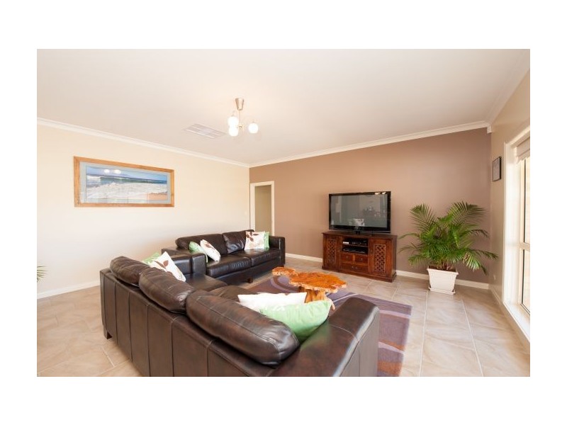 240 Kerrs Rd, Thurgoona NSW 2640