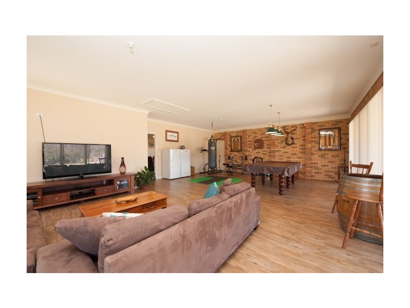240 Kerrs Rd, Thurgoona NSW 2640