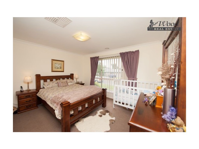 21 Squirrel Glider Drive, Thurgoona NSW 2640