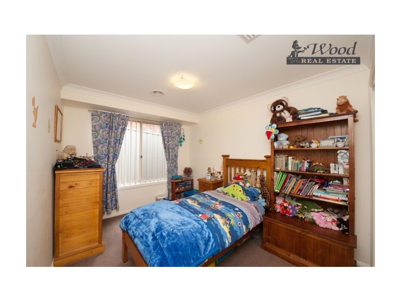 21 Squirrel Glider Drive, Thurgoona NSW 2640
