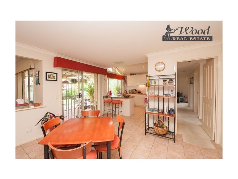 50 The Avenue, Thurgoona NSW 2640