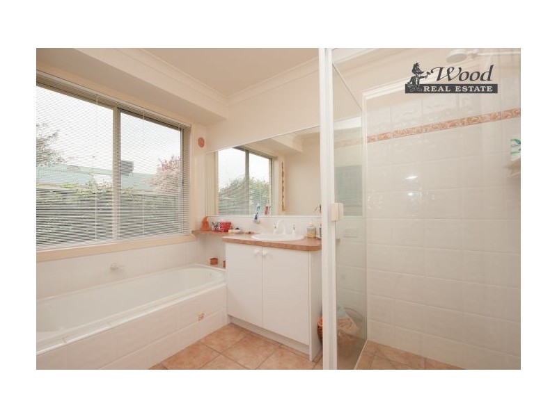 50 The Avenue, Thurgoona NSW 2640