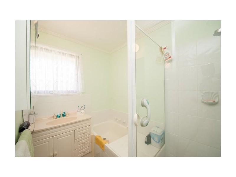 17 Algona Rd, Lavington NSW 2641