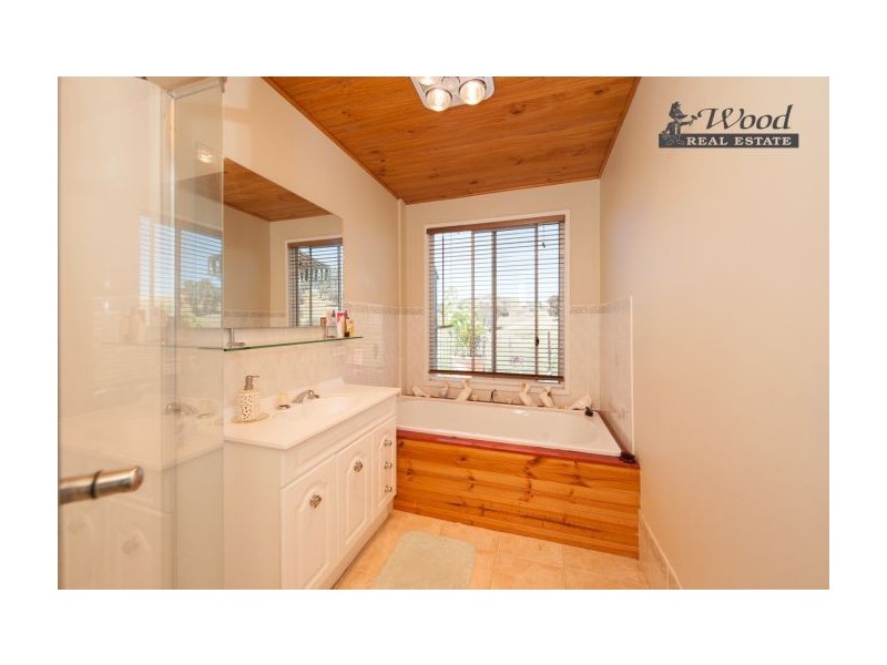 76 Tinmine Rd, Mullengandra NSW 2644