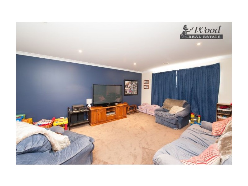 122 Emma Way  (Norris Park), Lavington NSW 2641