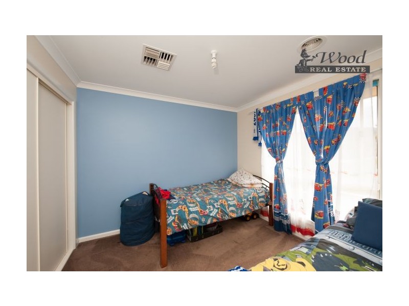 122 Emma Way  (Norris Park), Lavington NSW 2641