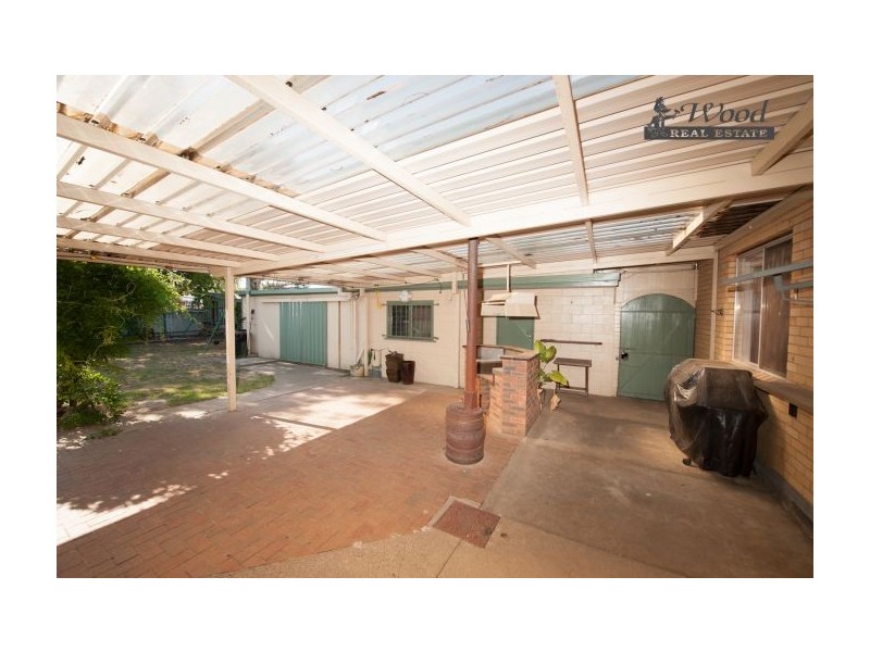 393 English Avenue, Lavington NSW 2641