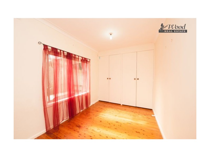 393 English Avenue, Lavington NSW 2641