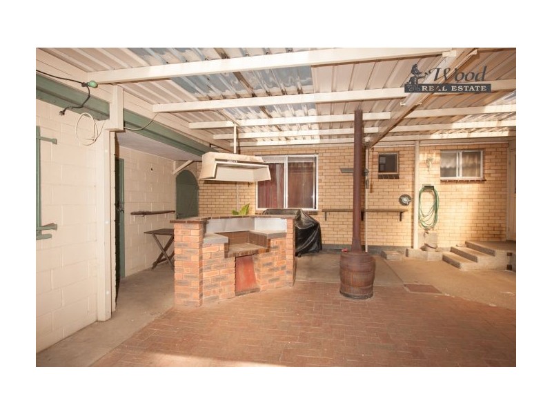 393 English Avenue, Lavington NSW 2641