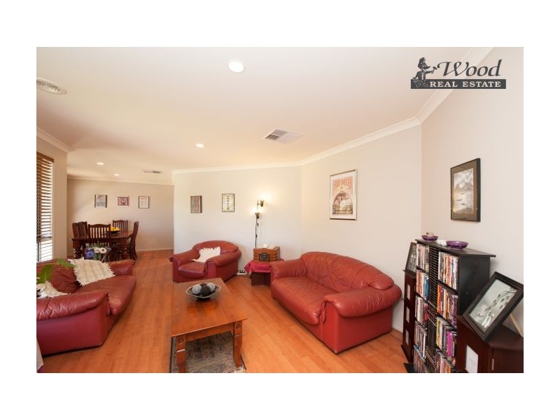 95 Dyrandra Way, Thurgoona NSW 2640