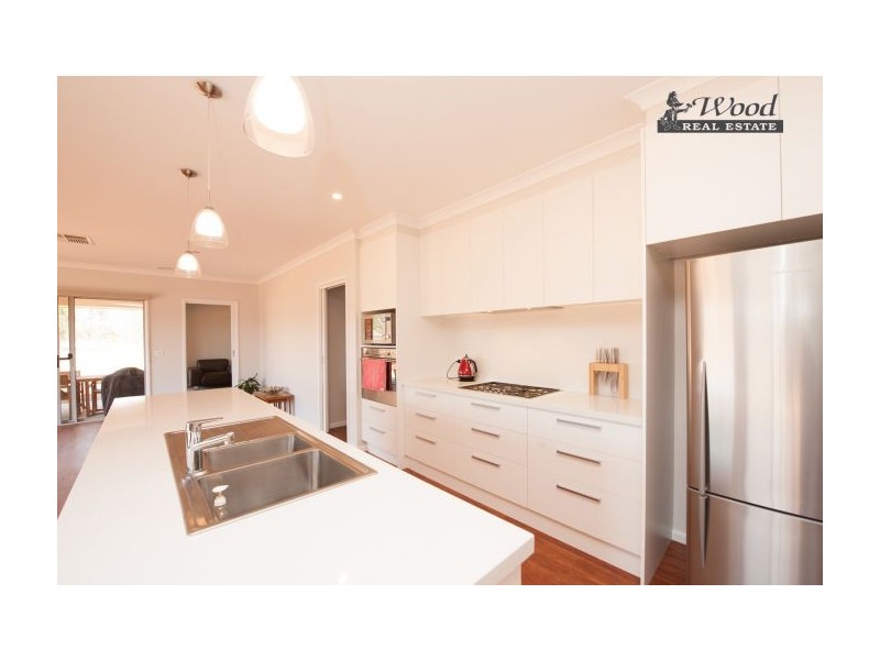 32 Shepherd Court, Thurgoona NSW 2640