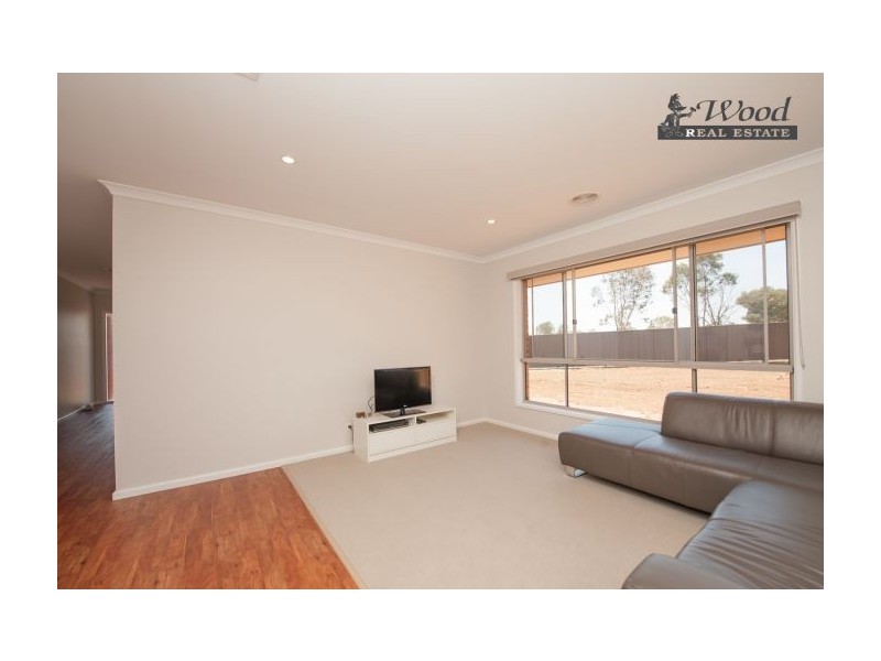 32 Shepherd Court, Thurgoona NSW 2640