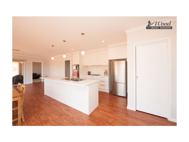 32 Shepherd Court, Thurgoona NSW 2640