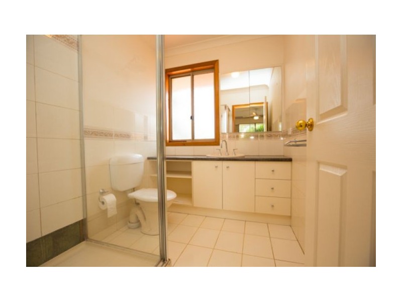 16 Coola Court, Table Top NSW 2640