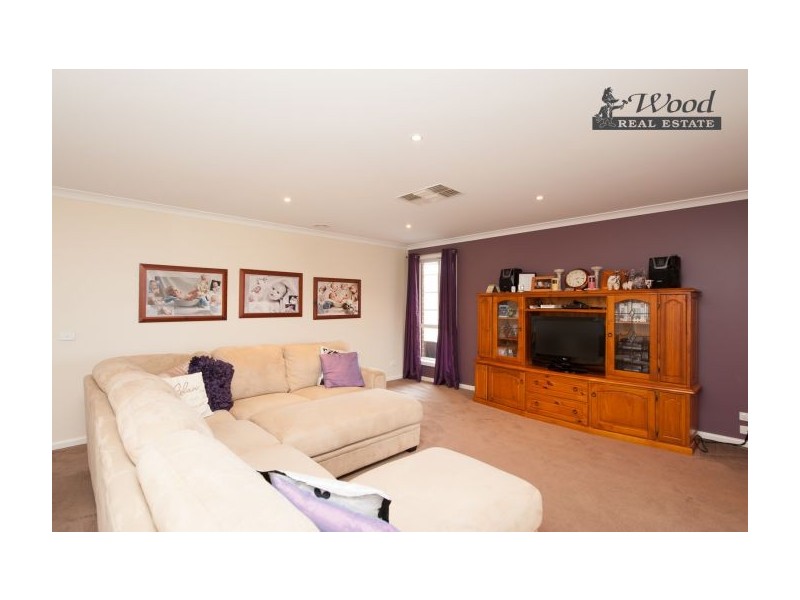 122 Emma Way, Albury NSW 2640