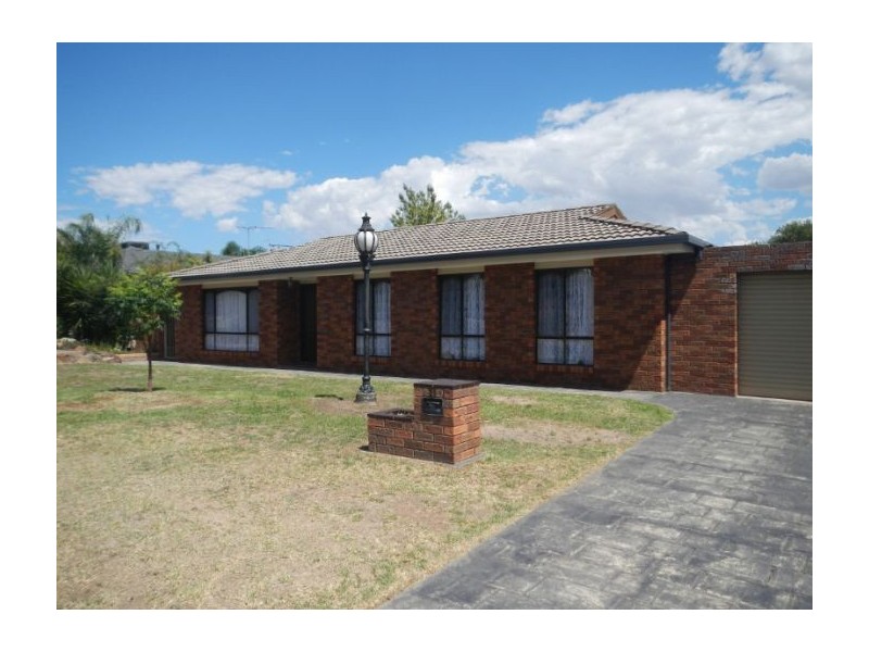 4 Candlebark Street, Thurgoona NSW 2640