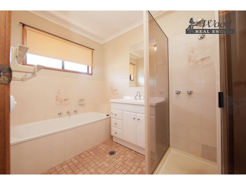 4 Candlebark Street, Thurgoona NSW 2640