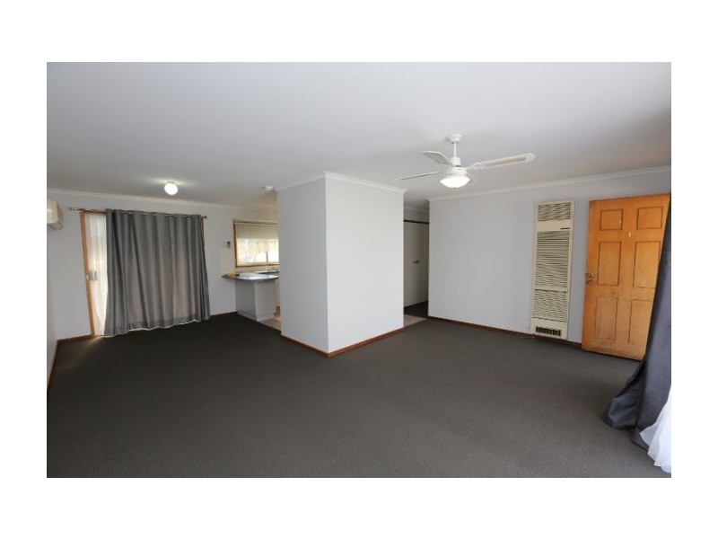 1/573 Webb Street, Lavington NSW 2641