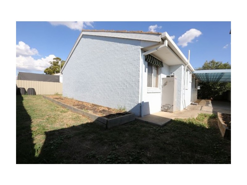 1/573 Webb Street, Lavington NSW 2641