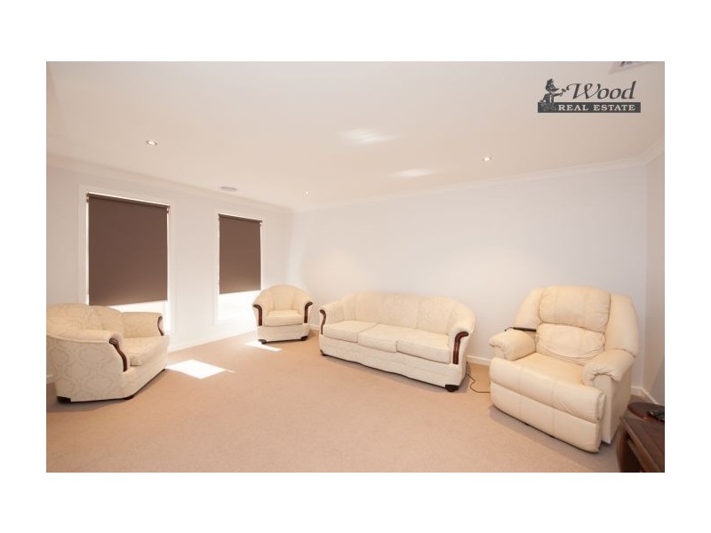 14 Henschke Avenue, Thurgoona NSW 2640