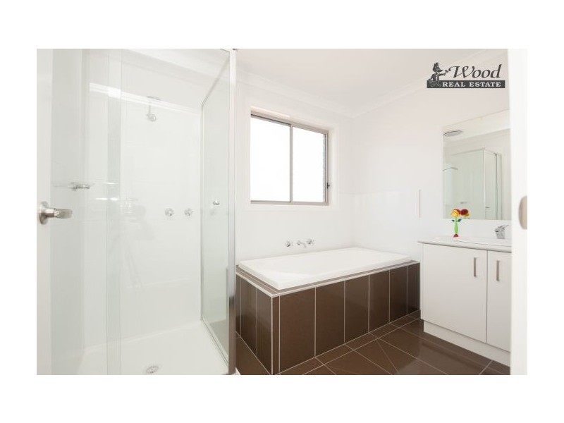 14 Henschke Avenue, Thurgoona NSW 2640