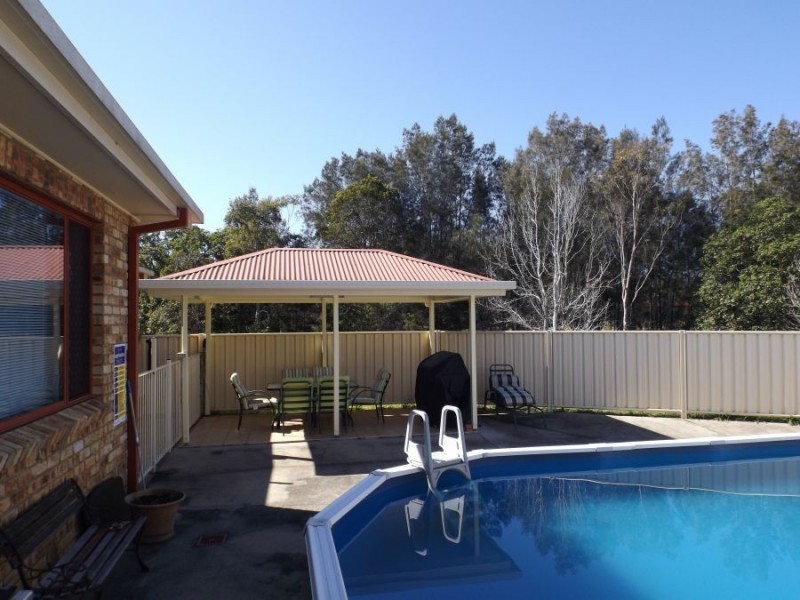 64 Preston Drive, Macksville NSW 2447