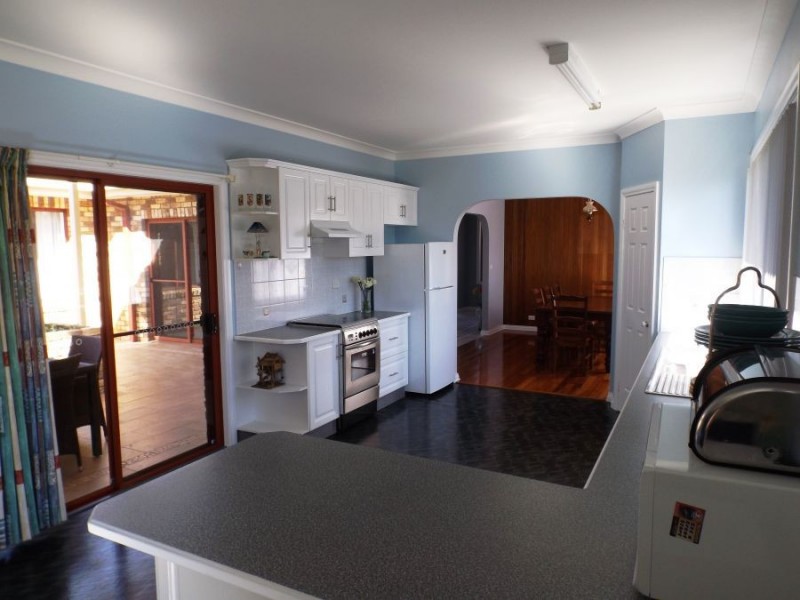 64 Preston Drive, Macksville NSW 2447