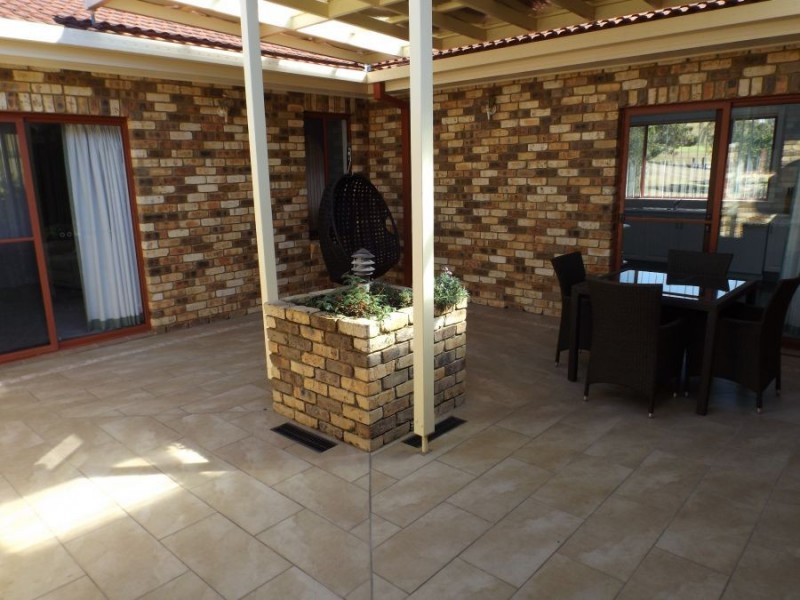 64 Preston Drive, Macksville NSW 2447