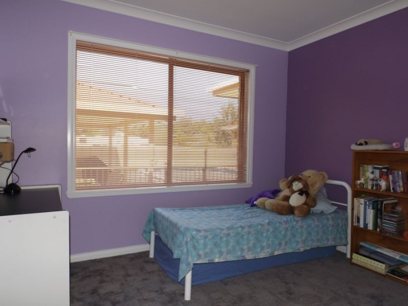 64 Preston Drive, Macksville NSW 2447