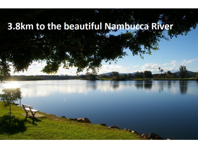 64 Preston Drive, Macksville NSW 2447