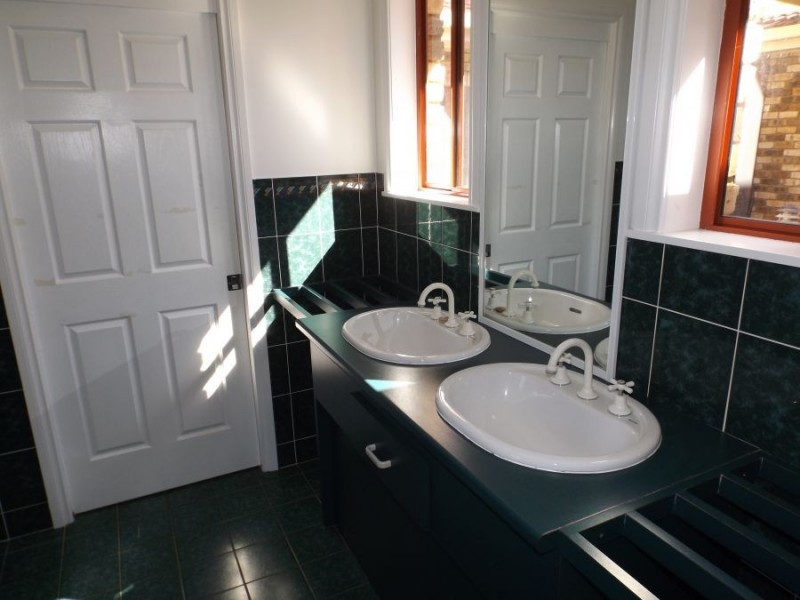 64 Preston Drive, Macksville NSW 2447