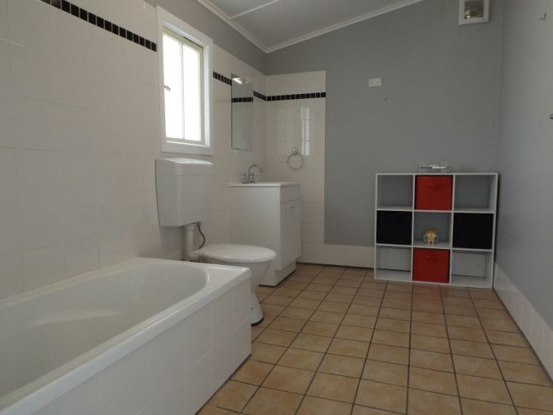 3 Barrie Street, Macksville NSW 2447