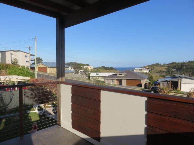 12 Hill Street, Scotts Head NSW 2447