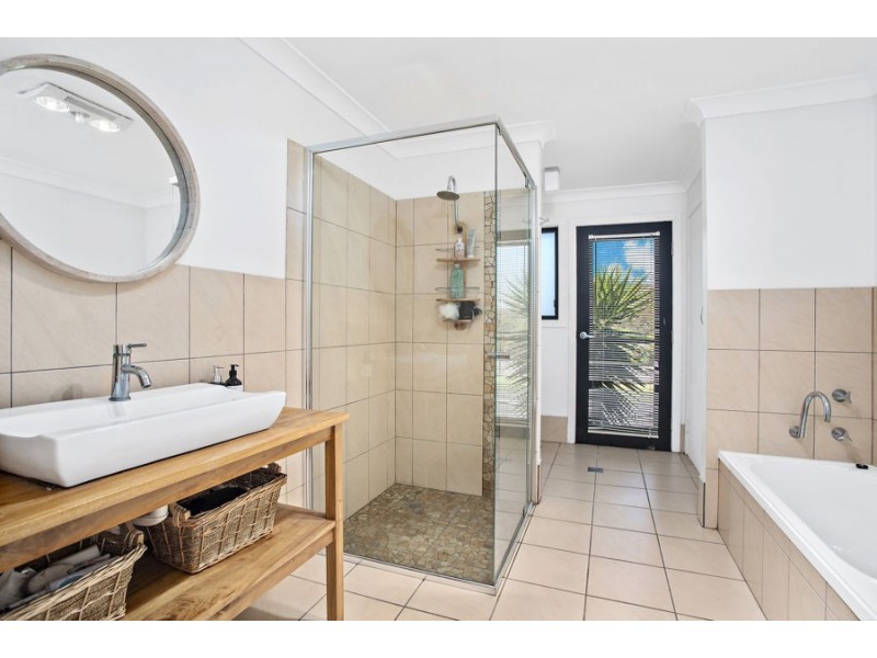 13 Hill Street, Scotts Head NSW 2447