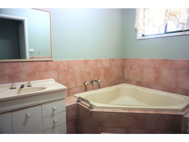 4 Taylors Arm Road, Macksville NSW 2447