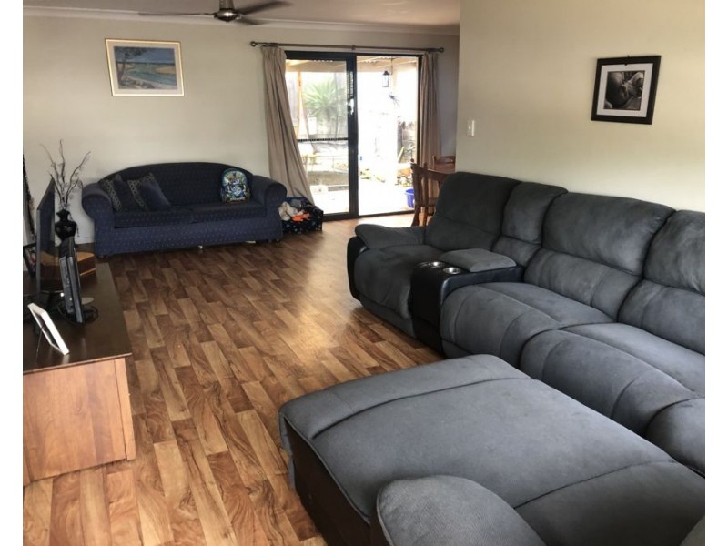 1b Sandpiper Drive, Scotts Head NSW 2447