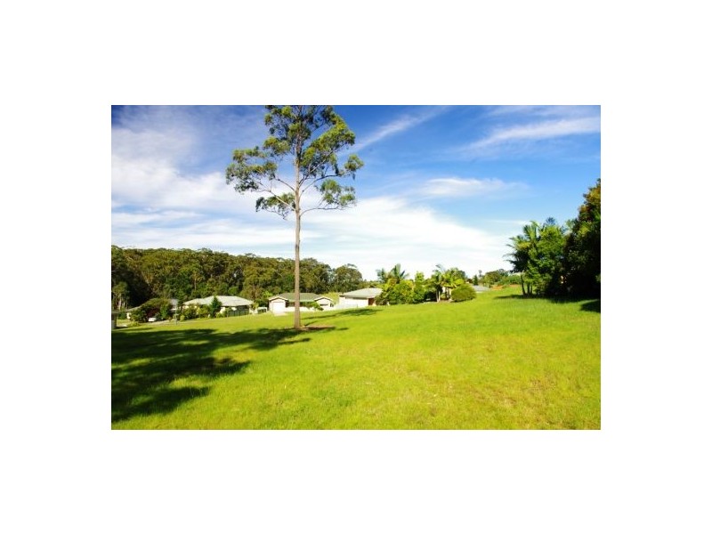 Dubois Max Graham Drive, Valla Beach NSW 2448