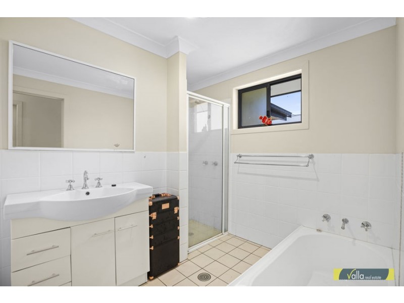 27 Vernon Street, Scotts Head NSW 2447