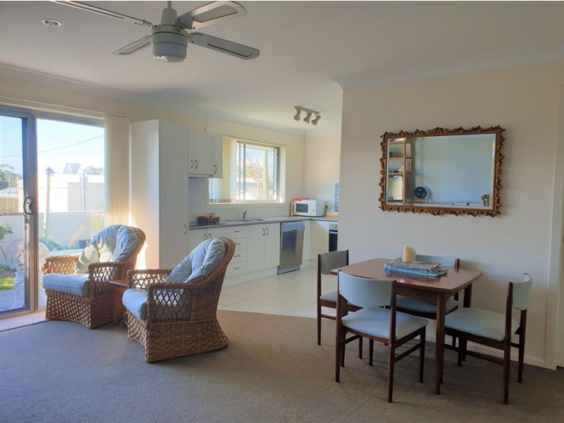 Unit 4 /14 Coopers Lane, Urunga NSW 2455
