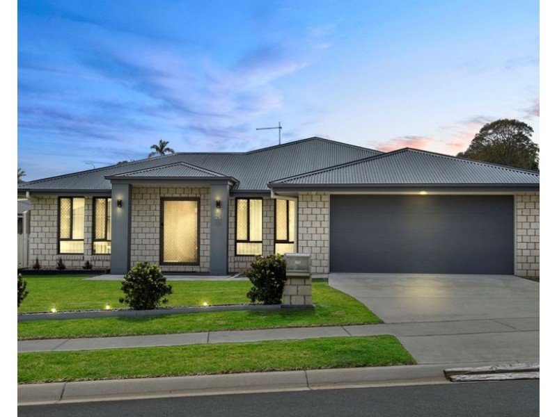 25 Lloyd Street, Macksville NSW 2447